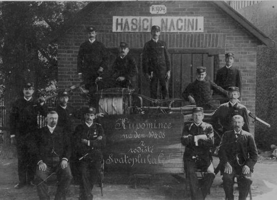 Ostředečtí hasiči v roce 1908