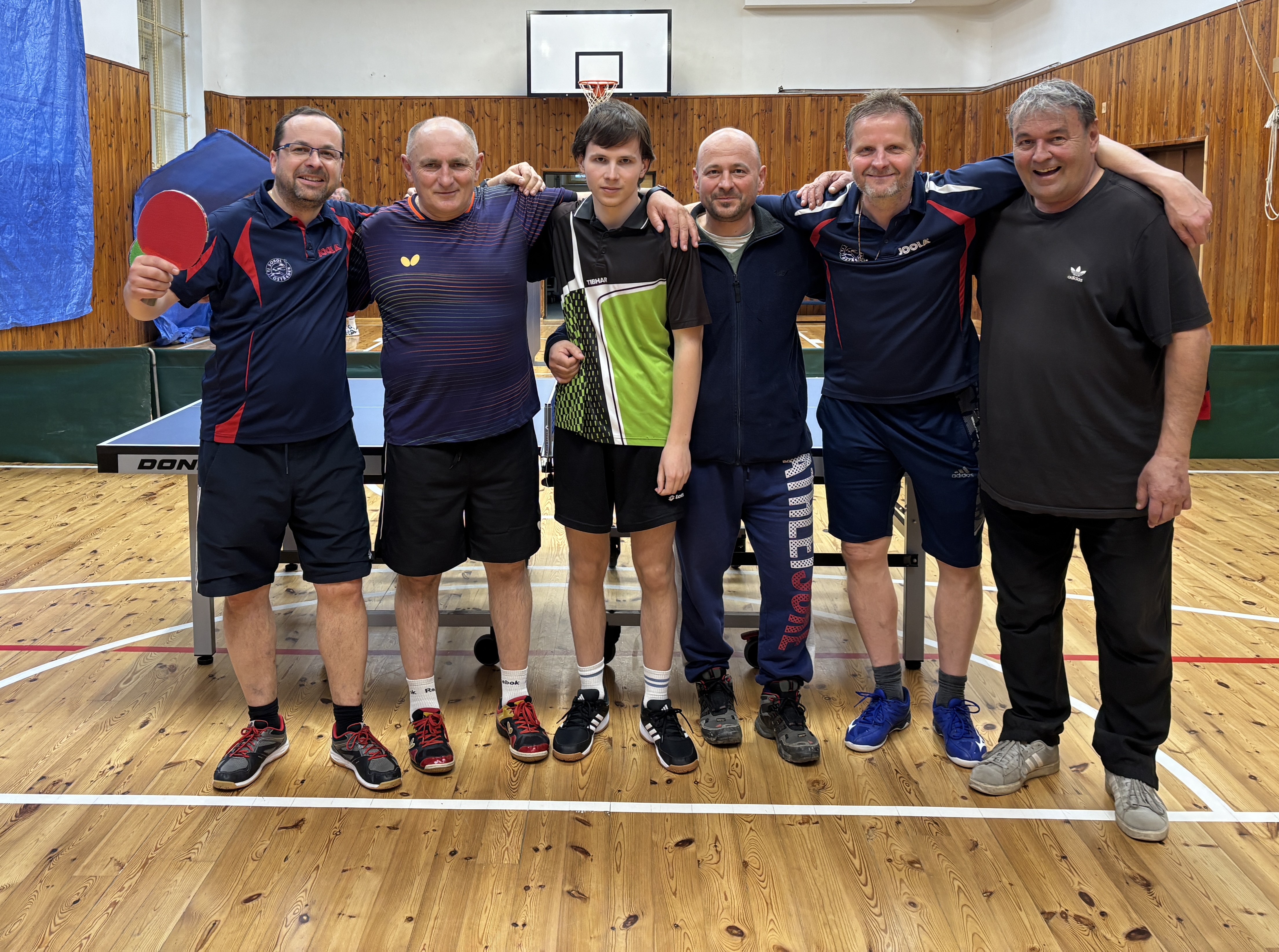 Stolní tenisté po utkání v Benešově (3.4.2026)